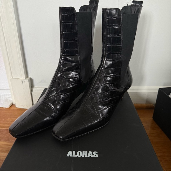 Alohas Black Booties- Size 40
